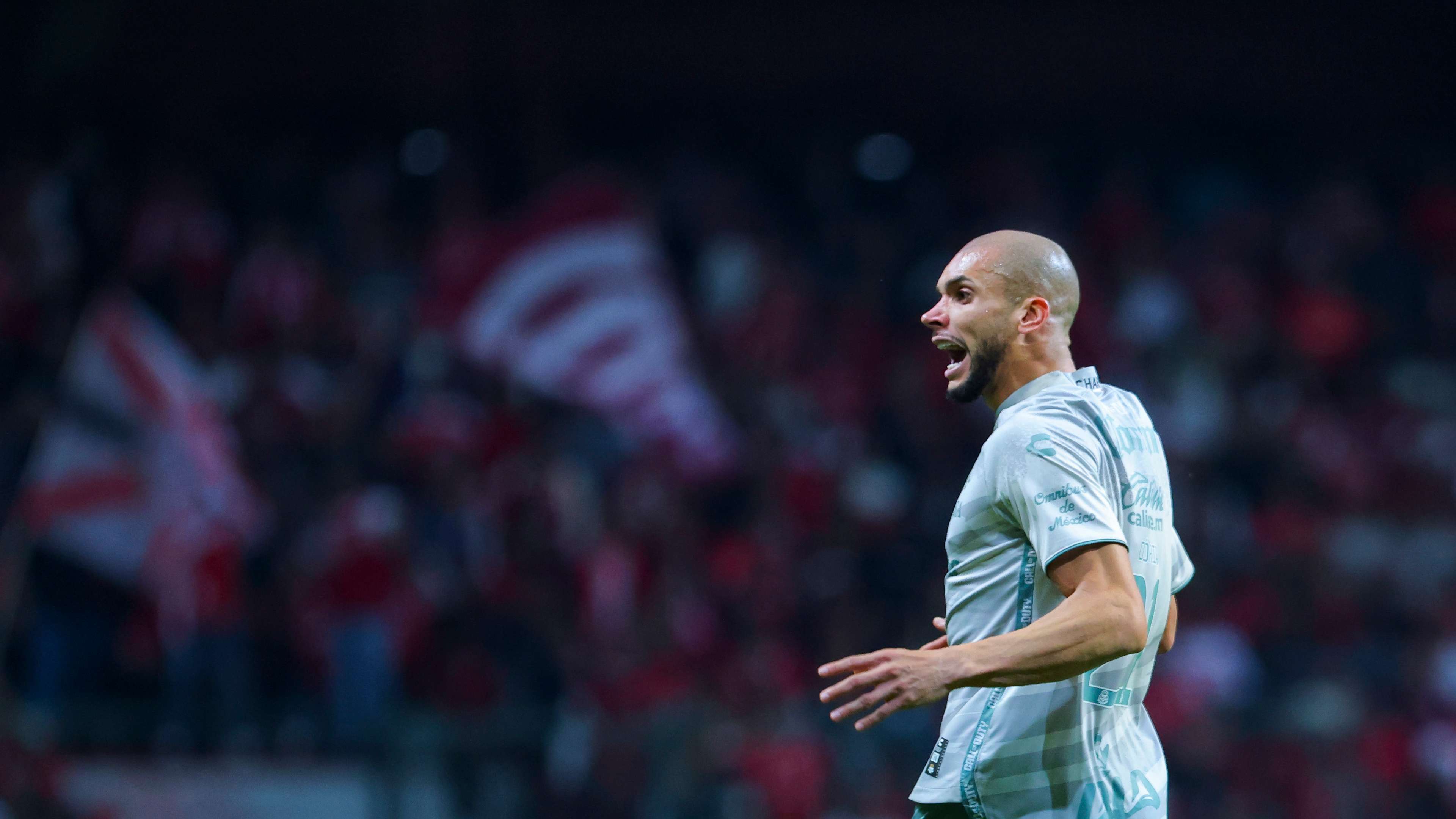 在对阵曼城 在对阵曼城