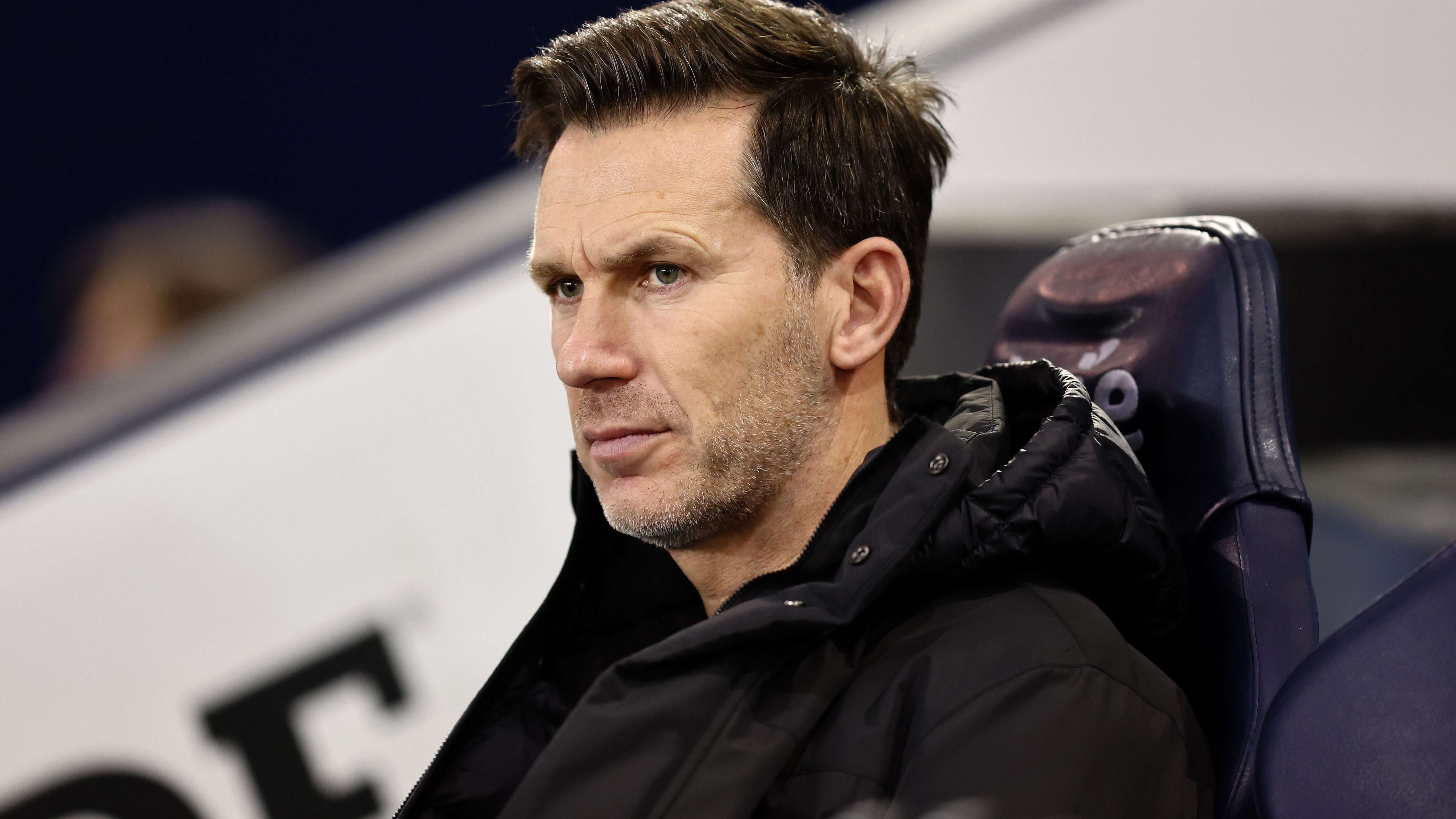 相比之下 相比之下